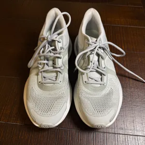 Lululemon Blissfeel Running Shoes Womens Light Grey Silver Athletic Sneakers 9 thumbnail 3