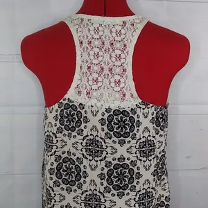 Maurices Floral Lace Thank Top Sz M thumbnail 5