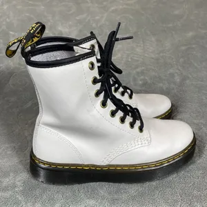 Dr. Martens Luana White Leather Lace‎ Up Combat Boots Women Sz 5 Smooth Punk New thumbnail 1