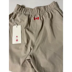 NWT new lululemon woven air HR 6” khaki tan women’s shorts sz 2 Canada Olympics thumbnail 2