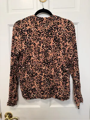 Wilfred Aritzia Leopard Print Button Blouse‎ Black Animal Print Top Size Small thumbnail 3