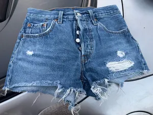 Levi’s Shorts Denim High-Rise Distressed thumbnail 1