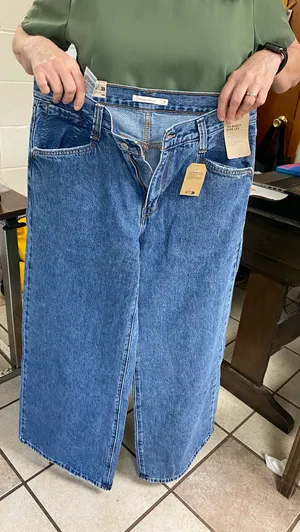 Levi’s Jeans wide leg thumbnail 3