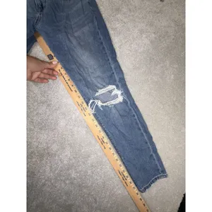 American Eagle‎ Outfitters Mom Jeans Light Wash Distressed Ripped Size 2 thumbnail 11