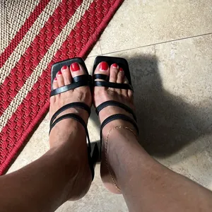 Black square toe heels size 7 thumbnail 4
