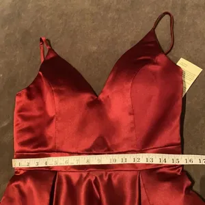Women’s Burgundy Short Prom Party Dress NWT Medium thumbnail 7