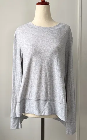 ALO Yoga Soho Heather Gray Long Sleeve Tee Size Small High Lo Casual Top thumbnail 1