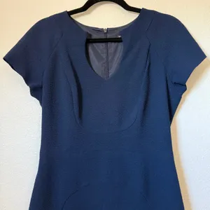 Black Halo Jackie O Sheath Dress Navy Blue Textured Crepe Size 8 2583984 thumbnail 4