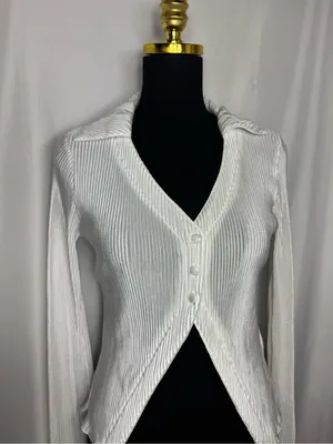 Women’s Ribbed V-Neck Button-Front Top Y2K style White festival Small NWOT thumbnail 4