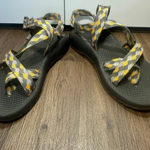 Chaco Z/2 Classic Sandals Women 8 Gray Yellow Quilt Golden Double Strap Toe Loop thumbnail 5