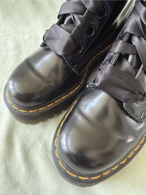 Dr. Martens MOLLY Women's Leather Platform Boots Size 8 thumbnail 6