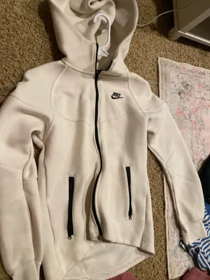 Nike Tech Jacket thumbnail 2