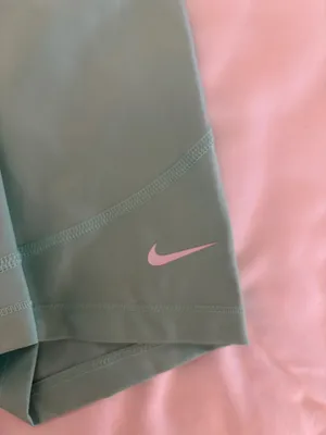 Nike pros  thumbnail 2