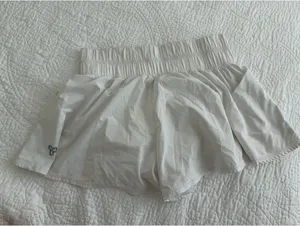 Aritzia golden lined shorts White Size 2 thumbnail 1