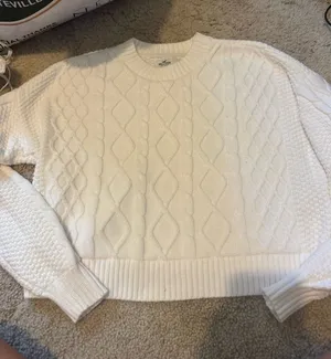 Cropped Hollister Sweater thumbnail 1