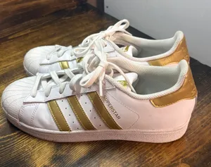 Adidas white and gold superstar sneakers size 7 thumbnail 1