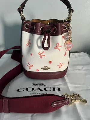 Coach  thumbnail 1