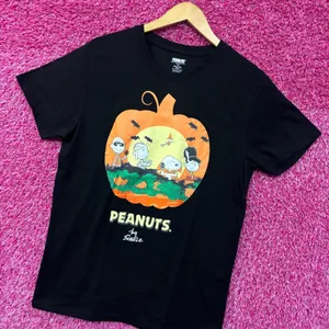 Peanuts the great pumpkins Tshirt size medium  thumbnail 3