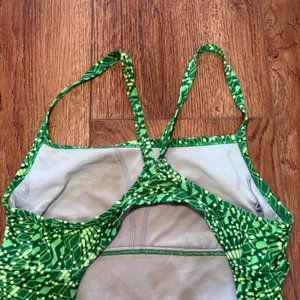 Nike HydraStrong Racerback One Piece‎ Swimsuit Womens Small Performance green thumbnail 7