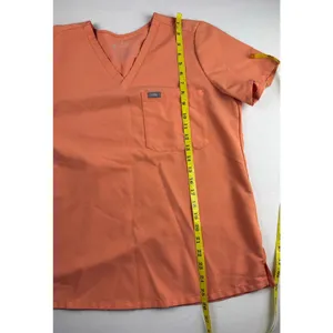 FIGS Scrub Top - Size Medium - Great Condition! thumbnail 4