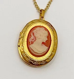 Vintage Gold tone Cameo Locket Necklace thumbnail 12