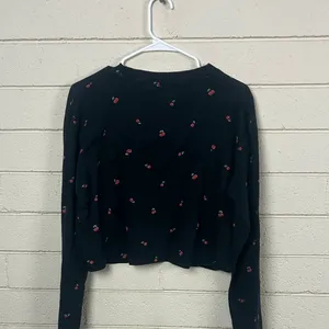PINK Victoria’s Secret Black Cherry Print Crop Tee size L thumbnail 6