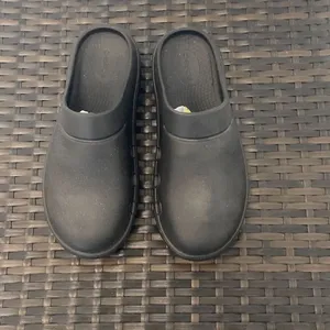 Oofos clogs shoes, women’s size 8 Black thumbnail 2
