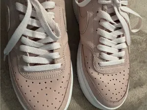 Nike Sneakers Women’s Size 9 Pink Low-Top Sneakers thumbnail 12