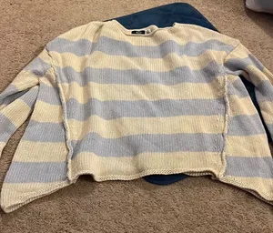 Bdg M sweater‎ thumbnail 1