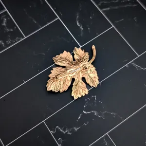 Vintage Brooch Large Fancy Statement Gold Tone Leaf - Fall / Autumn - 2" x 1.5" thumbnail 5