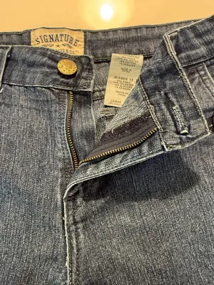 Levi’s Signature Denim Look Womens Shorts‎ Size Misses 12 thumbnail 4