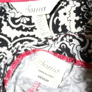Soma Pajama Set Black White Damask Print Red Trim Women’s Medium Cozy Sleepwear thumbnail 5