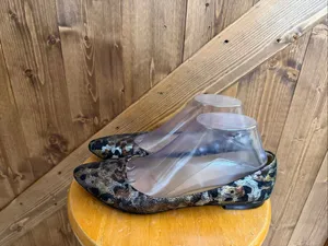 Trotters Signature Women’s Metallic Animal Print Pointed Toe Flats Size 8.5N Lea thumbnail 3