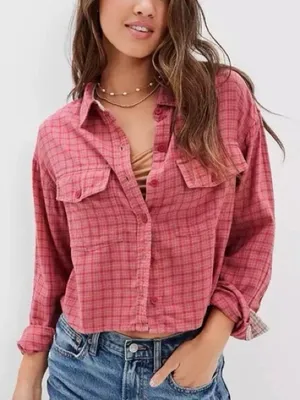 American Eagle Cropped Flannel Shirt Size Small Oversized Pink Button up thumbnail 1
