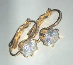 Avon Vintage Gold Tone Round CZ Rhinestone Dainty Pierced Earrings thumbnail 7