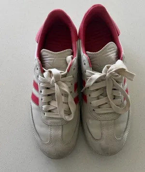 Adidas x Pharrell Samba “glory red” sneaker thumbnail 2