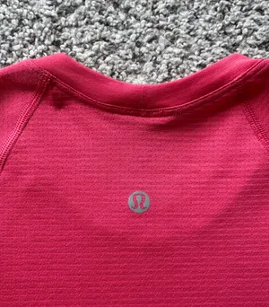 Lululemon Cropped Swiftly Tech 2.0 Short Sleeve Size 4 thumbnail 6