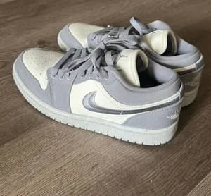 Nike Air Jordan 1 Low thumbnail 1