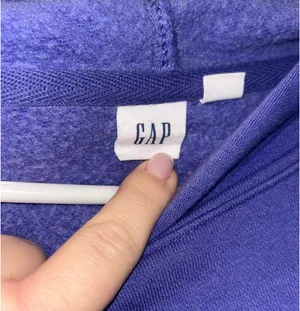 Gap cropped purple hoodie  thumbnail 2