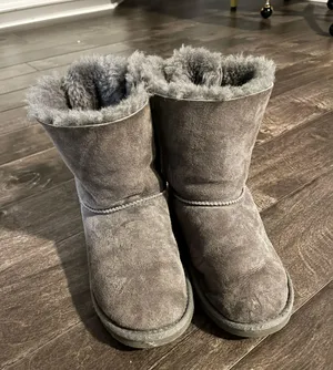 UGG boots thumbnail 3