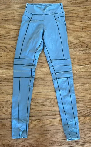 Alo Yoga Stripped Leggings thumbnail 1