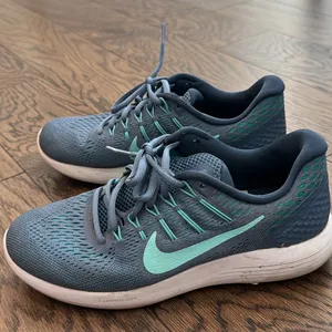Nike Teal Athletic Shoes size 7 thumbnail 1