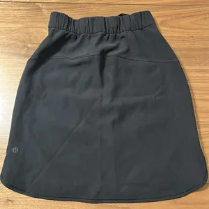Lululemon On The Fly Woven Skirt Size 4 Cinch Waist Black thumbnail 2