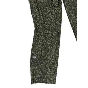 Lululemon Green Camo Ankle Zip Leggings Size 10 thumbnail 4