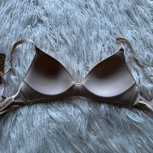 Skims Wireless Lightly Lined Bra Sand Size 30B thumbnail 5