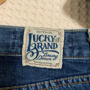 Women’s Lucky Brand jeans size 4 thumbnail 3