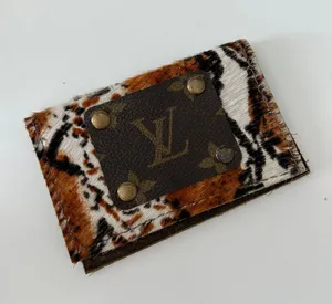 fur cardholder Multiple thumbnail 1