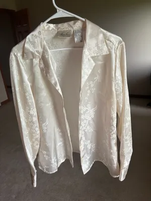 Silk Button Up White Size M thumbnail 4