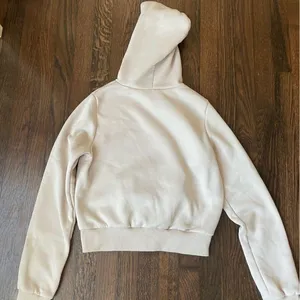 Amazon beige sweatshirt/pants set thumbnail 6