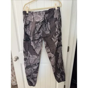 Smoke & Ash Women’s Gray Camo Cargo Joggers thumbnail 2